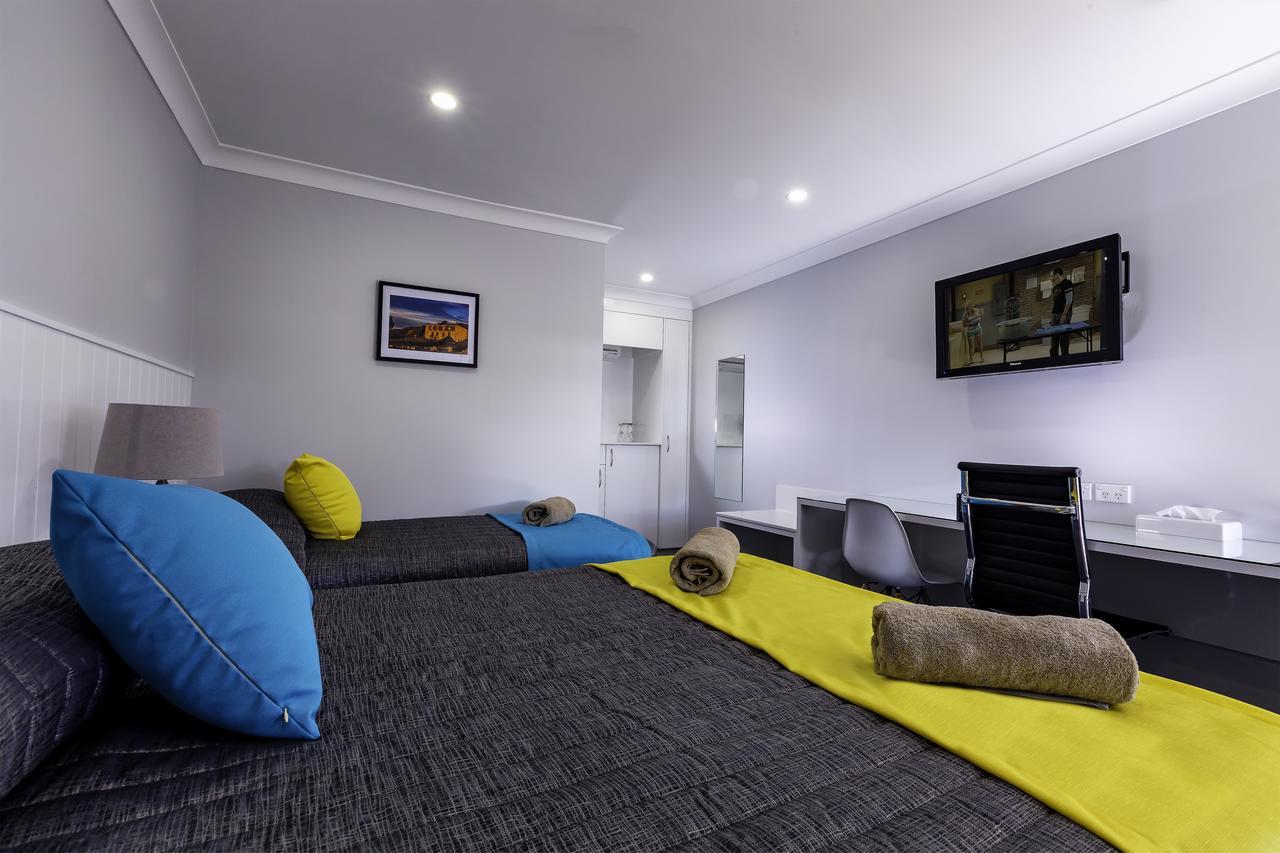 קובאר Oasis Motel מראה חיצוני תמונה