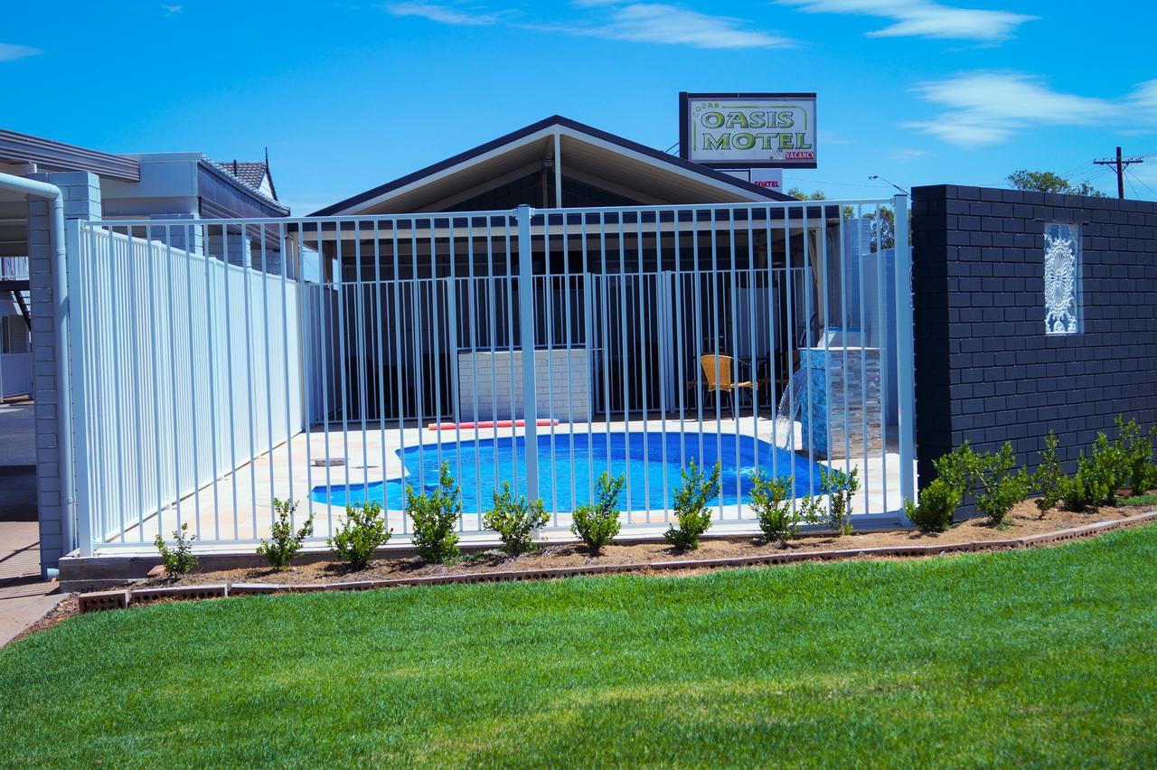 קובאר Oasis Motel מראה חיצוני תמונה